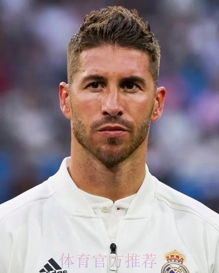 父亲:我完全相信拉莫斯会留在皇马 他一直很平静 父亲:我完全相信拉莫斯会留在皇马 他一直很平静